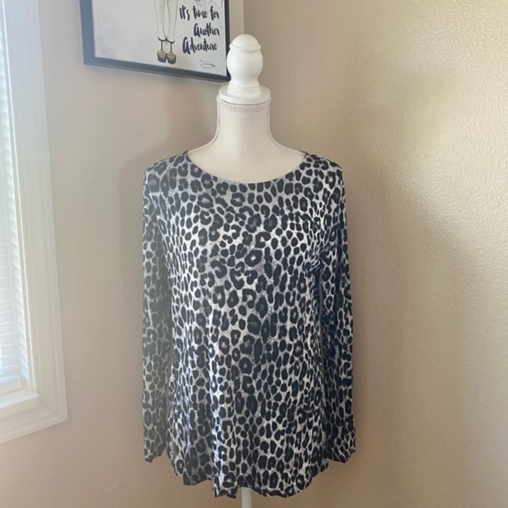 Mario Serrani Italy long sleeve animal print top, Sz. M